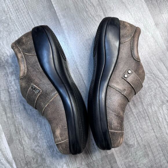 Alegria Womens Khloe Clogs Shoes Brown Leather Distressed Size 37 US 6.5 - Picture 4 of 8